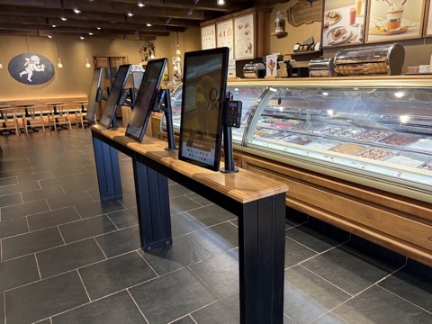 Amorino Gelato — the food and the room