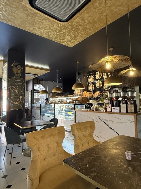 Art Bakery & Gourmet— Speciality Coffee, Breakfast & Artisan Pizza, Birthday Cakes. — the food and the room