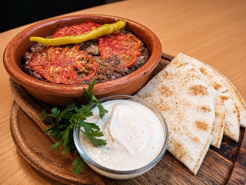 BORSCH — the food and the room