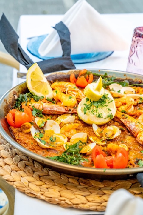 Candelita Restaurante by CANDELA MARBELLA — the food and the room
