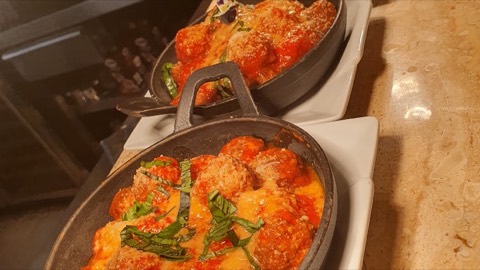 Casa tua Restaurant Marbella — the food and the room
