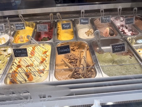 Fresca Passione Gelateria — the food and the room