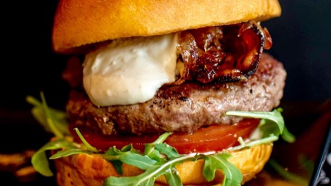 Gourmet Burger Room MARBELLA — the food and the room