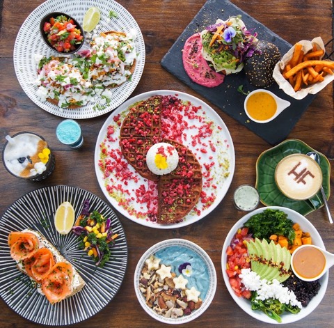 Hustle n' Flow Eatery · San Pedro — the food and the room