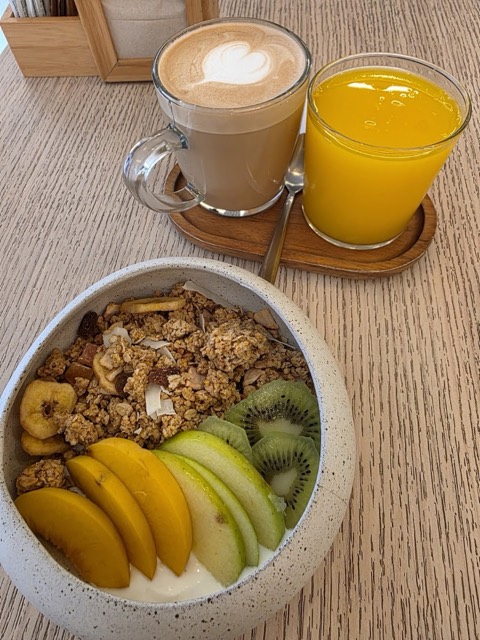 Kafein Coffee & Kitchen — the food and the room