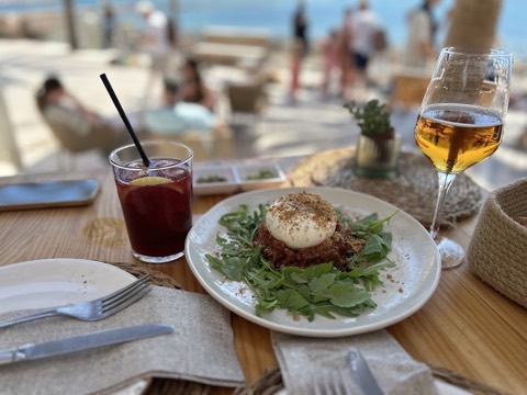 Kanaloa Marbella — the food and the room