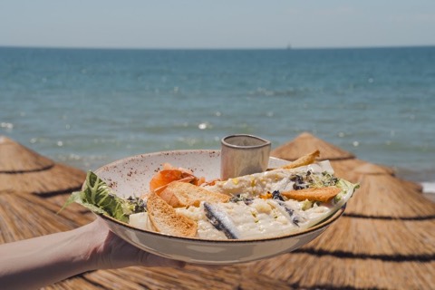 LUUMA Beach Marbella — the food and the room