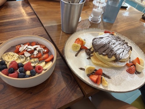 PiÑam Coffee and More — the food and the room