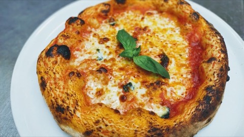 PIZZERIA IL METRO — the food and the room