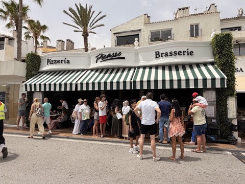 Pizzeria Picasso — the food and the room