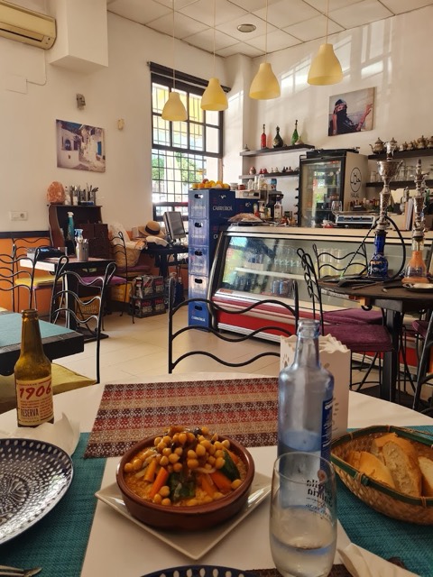 Restaurante Al Minzah Especialidades Marroquies — the food and the room