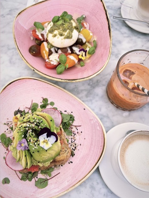 Rosas Café Marbella — the food and the room