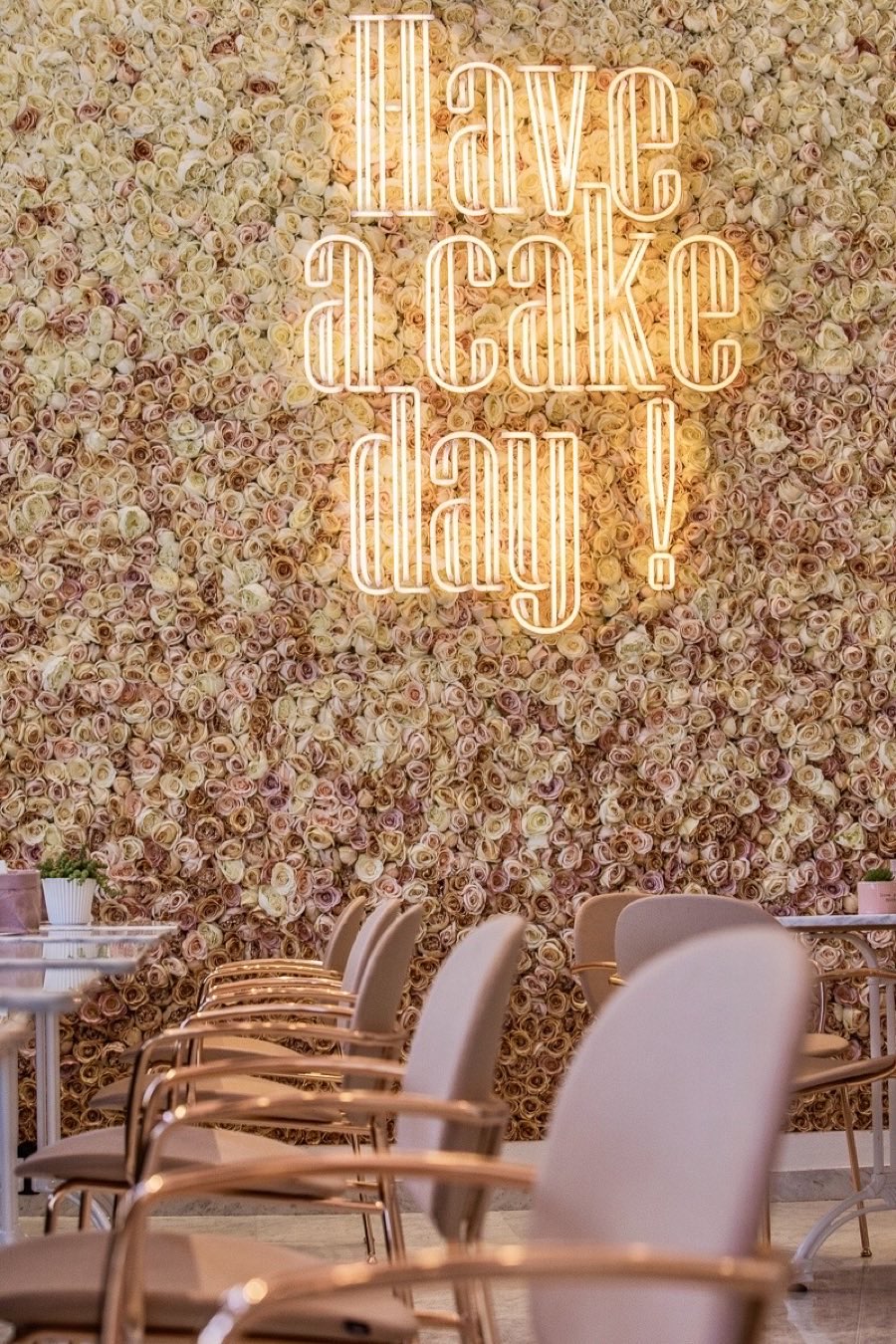 Rosas Café Marbella, Puerto Banús & Nueva Andalucía