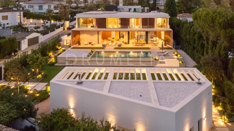 Villa in Guadalmina Alta, Marbella, Angebotspreis 5.995.000 €