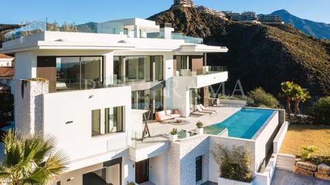 Villa asking €4,695,000 in Lomas de La Quinta, Marbella