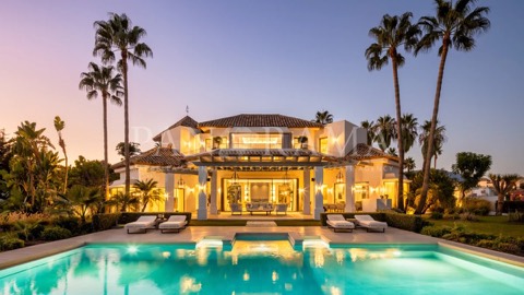 Villa asking €10,800,000 in Monte Halcones, Marbella