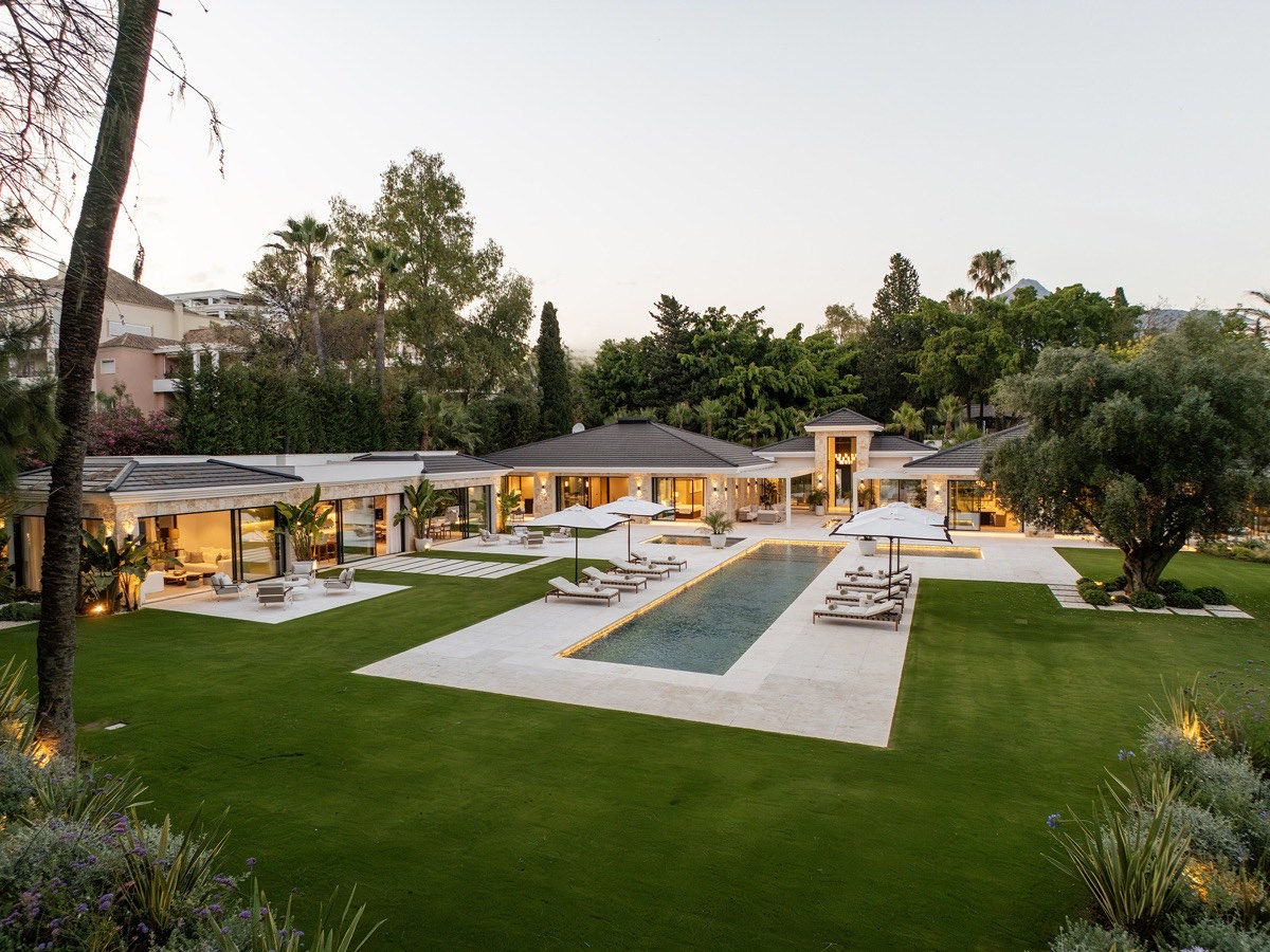 Villa asking €20,500,000 in Nueva Andalucía, Marbella