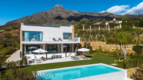 Villa für 14.995.000 € im Marbella Hill Club, Marbella